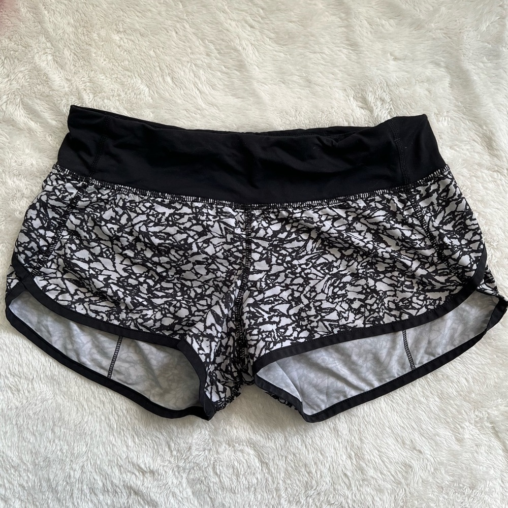 Lululemon Speed up Shorts - Picture 2 of 4
